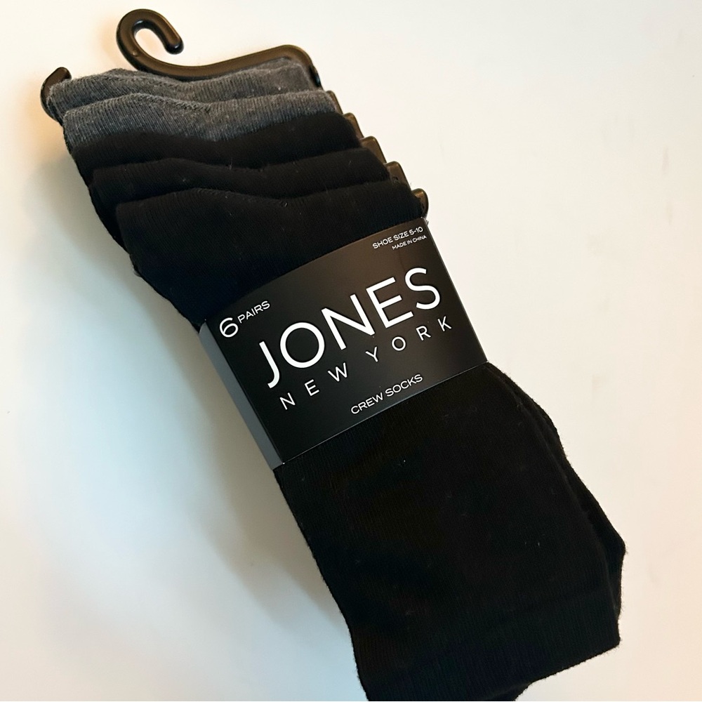 Jones New York Woman’s Crew Socks 6 Pairs Black & Grey Solid Size 5 -10